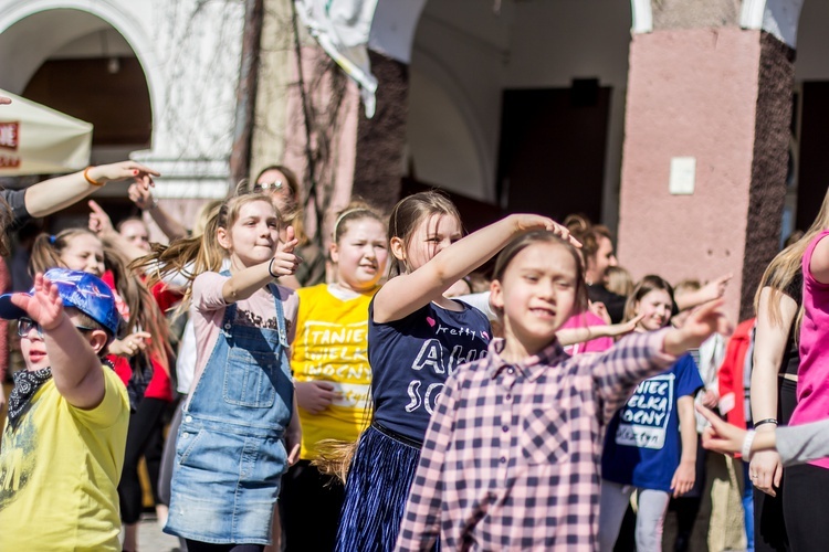 Olsztyn tańczy dla Jezusa!