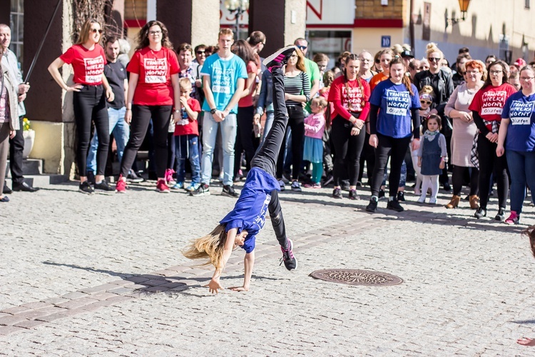 Olsztyn tańczy dla Jezusa!