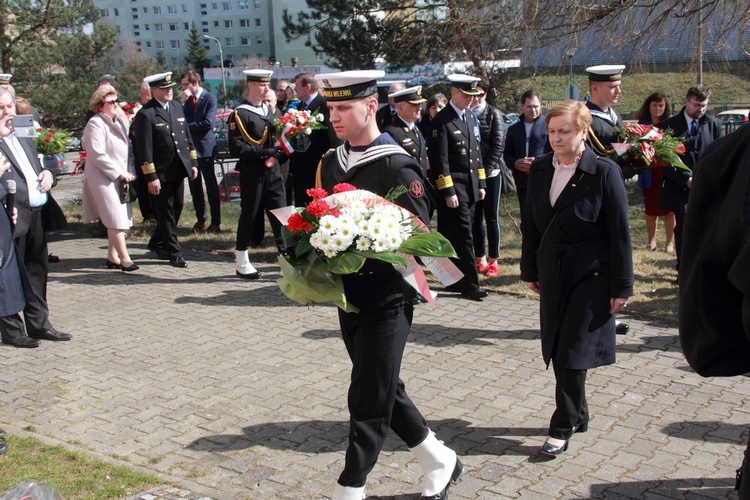 Gdyńskie obchody 8. rocznicy tragedii smoleńskiej