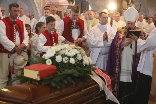Pogrzeb śp. ks. prał. Jerzego Patalonga w Istebnej