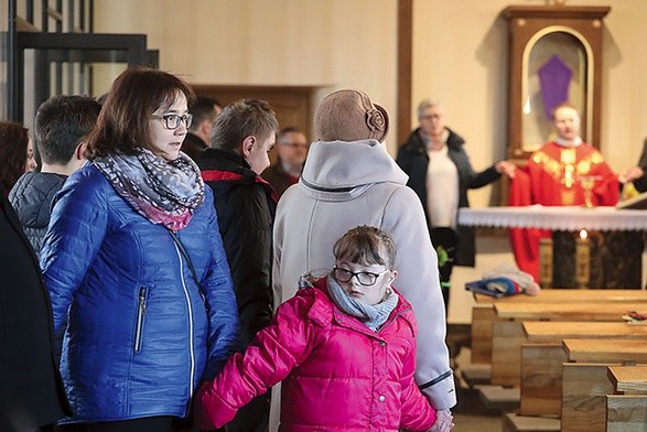 Msza św. w intencji chorych osób w czechowickiej parafii pw. św. Andrzeja Boboli.