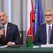 Macierewicz przedstawia raport smoleński: Były eksplozje