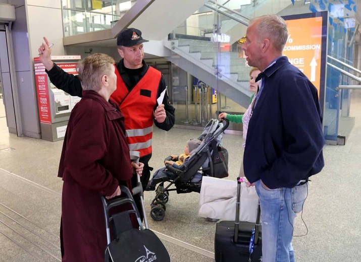 Dymy spowiły Dworzec Główny PKP w Krakowie