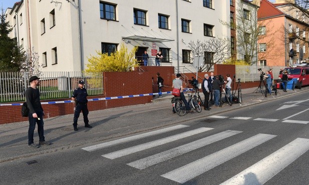 Szczecin:  Mężczyzna zaatakował dziennikarzy, wymachiwał nożem