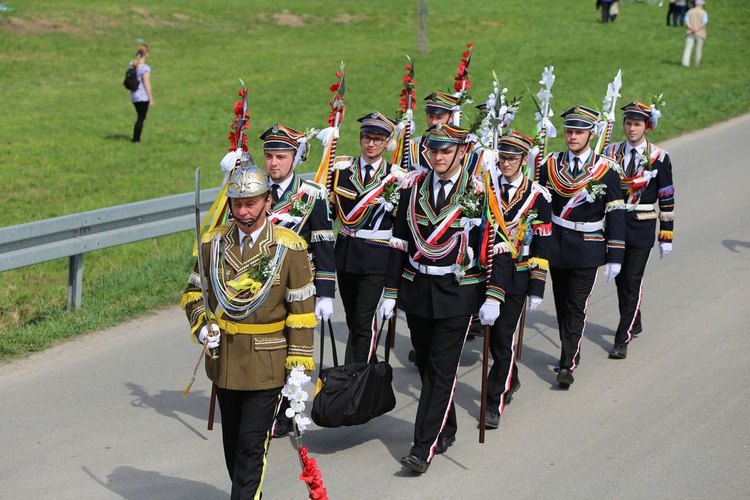 Parada straży grobowych