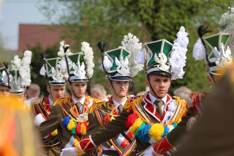 Parada straży grobowych