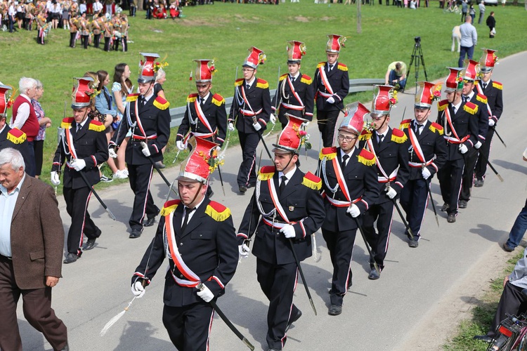 Parada straży grobowych