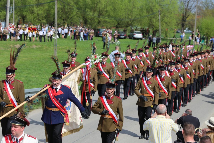 Parada straży grobowych