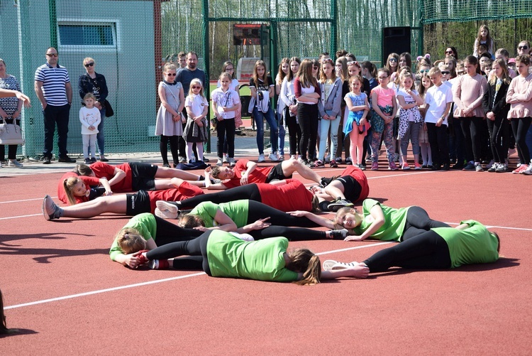 Poświęcenie kompleksu sportowego w Międzyborowie