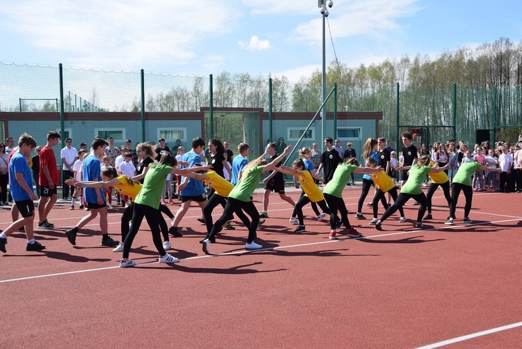 Poświęcenie kompleksu sportowego w Międzyborowie