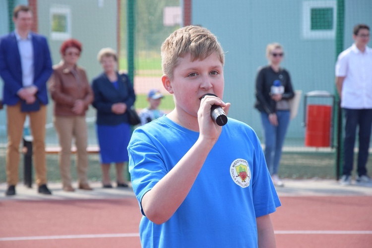 Poświęcenie kompleksu sportowego w Międzyborowie