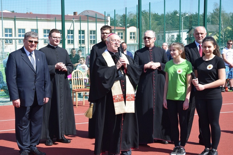 Poświęcenie kompleksu sportowego w Międzyborowie