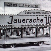 Food truck z 1933 roku. Promocja Jauersche Wurst w Berlinie.