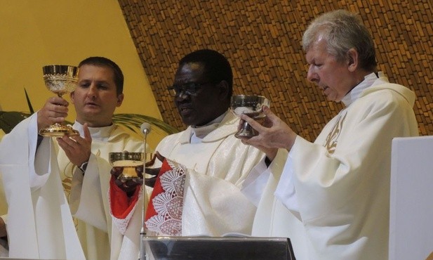 Biskup Renatus Nkwande, pasterz diecezji Bunda przewodniczył Mszy św. w Aleksandrowicach
