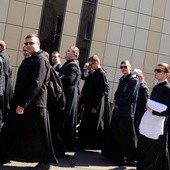 Seminarzyści z całej Polski, a było ich ponad 2 tys., szli na Jasną Górę z archikatedry częstochoswskiej, dając świadectwo swojego powołania