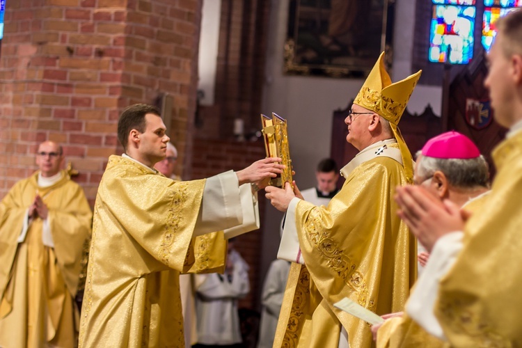 Święcenia bp. Janusza Ostrowskiego w Olsztynie