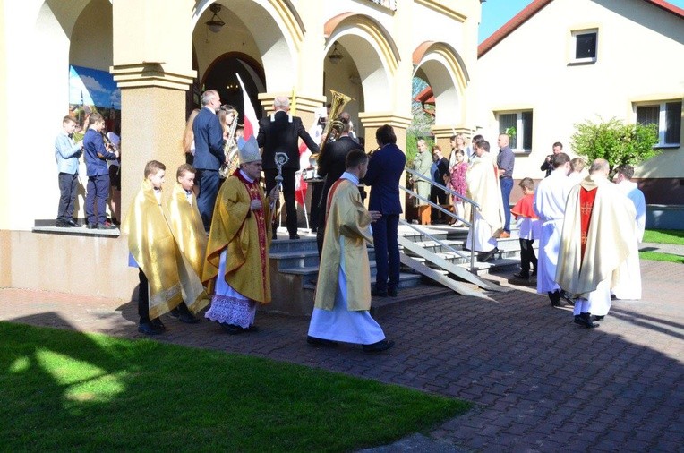 Wprowadzenie relikwi w parafii Piłatka