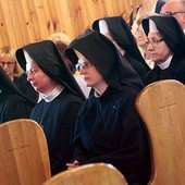 ▼	We Mszy św. dziękczynnej uczestniczyły siostry z różnych stron Polski.