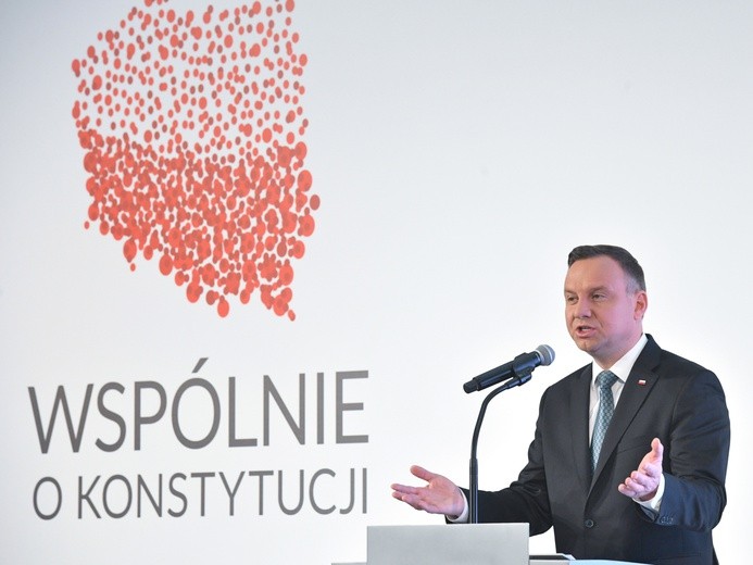 Prezydent: Może w 2021 r. udałoby się uchwalić nową konstytucję albo...