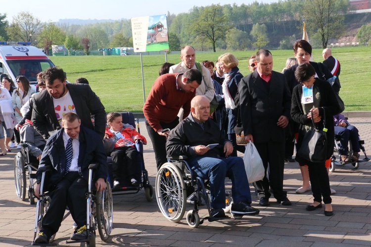 Pielgrzymi na beatyfikacji Hanny Chrzanowskiej