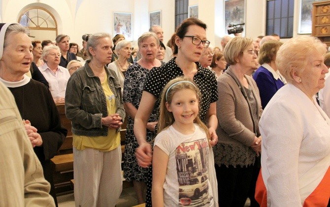 Peregrynacja i koronacja w Marysinie Wawerskim