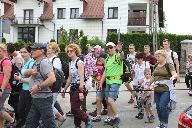 6. pielgrzymka do Bożego Miłosierdzia wyruszyła z Hałcnowa