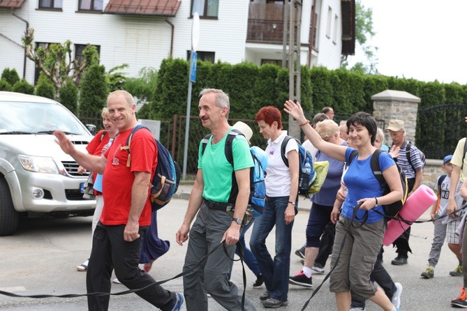 6. pielgrzymka do Bożego Miłosierdzia wyruszyła z Hałcnowa