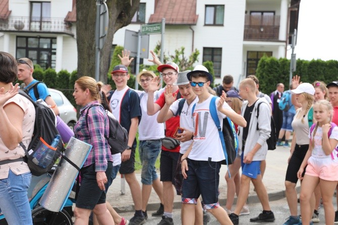 6. pielgrzymka do Bożego Miłosierdzia wyruszyła z Hałcnowa