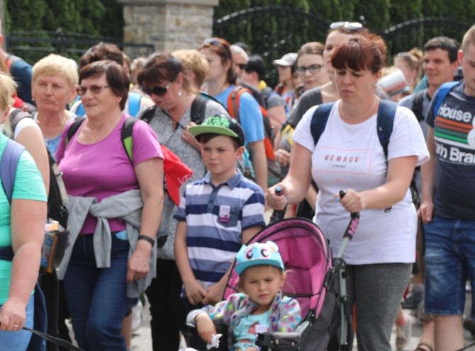 6. pielgrzymka do Bożego Miłosierdzia wyruszyła z Hałcnowa