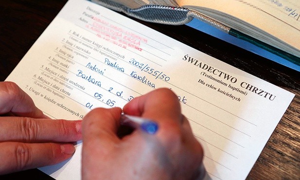 Administratorem danych osobowych znajdujących się w parafialnych księgach jest w praktyce proboszcz.