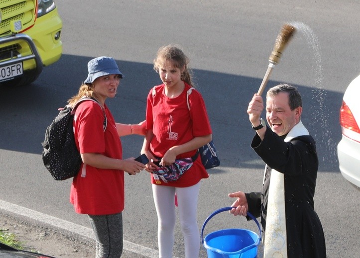 W Wysokiej łaska płynie z nieba...