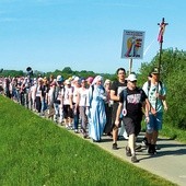 Pątnicy na szlaku.