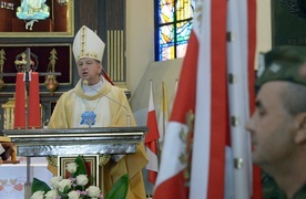 Jubileuszowej Mszy św. przewodniczył bp Józef Guzek, biskup polowy Wojska Polskiego