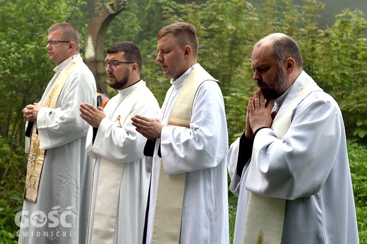 XIV Pielgrzymka Wałbrzyskiej Młodzieży na Chełmiec