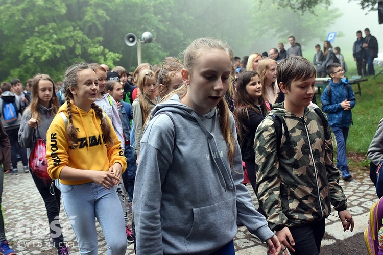 XIV Pielgrzymka Wałbrzyskiej Młodzieży na Chełmiec