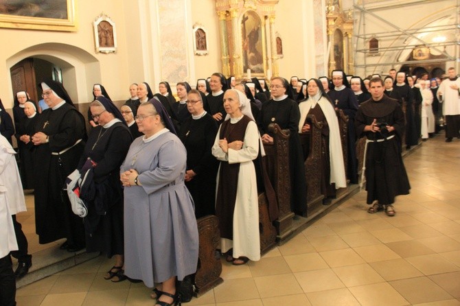 Pielgrzymka sióstr, braci i ojców zakonnych