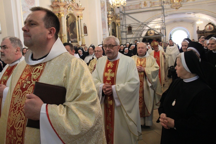 Pielgrzymka sióstr, braci i ojców zakonnych