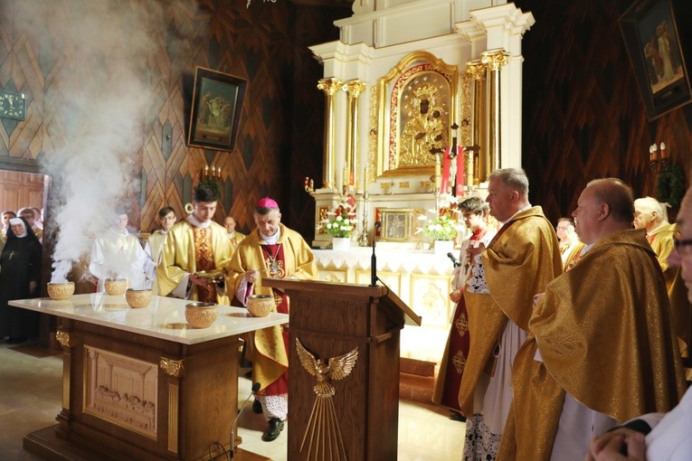 Poświęcenie kościoła i ołtarza w Żabnicy