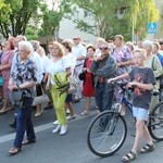 Procesja z figurą Matki Bożej Fatimskiej ulicami Gorzowa Wlkp.