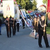 ▲	Mszy św. przewodniczył ks. prałat Walenty Szymański, wikariusz generalny diecezji elbląskiej, a homilię wygłosił o. Piotr Wiśniewski CSsR, proboszcz parafii Matki Bożej Królowej Polski w Elblągu.