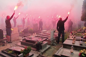 18 maja. Pogrzeb Łukasza Szwedy, 29-letniego górnika, fana klubu GKS Jastrzębie.