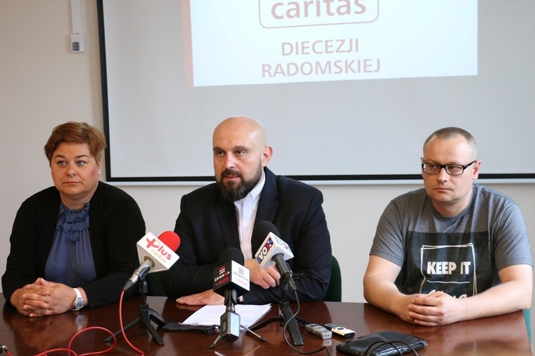 O akcji opowiadali Dagmara Kornacka, ks. Damian Drabikowski i Karol Majewski