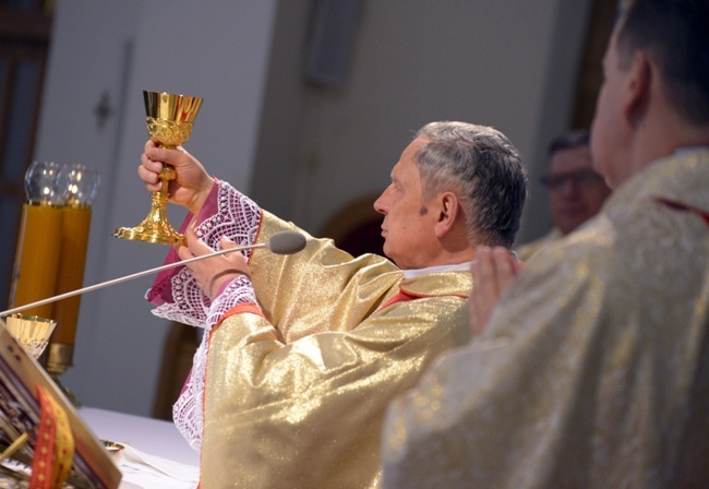 Kapłani w skarżyskiej Ostrej Bramie