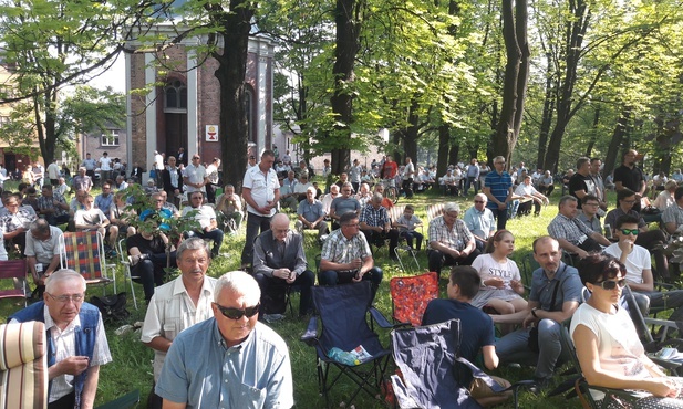 Tysiące pielgrzymów przybywają do Piekar [ZDJĘCIA]