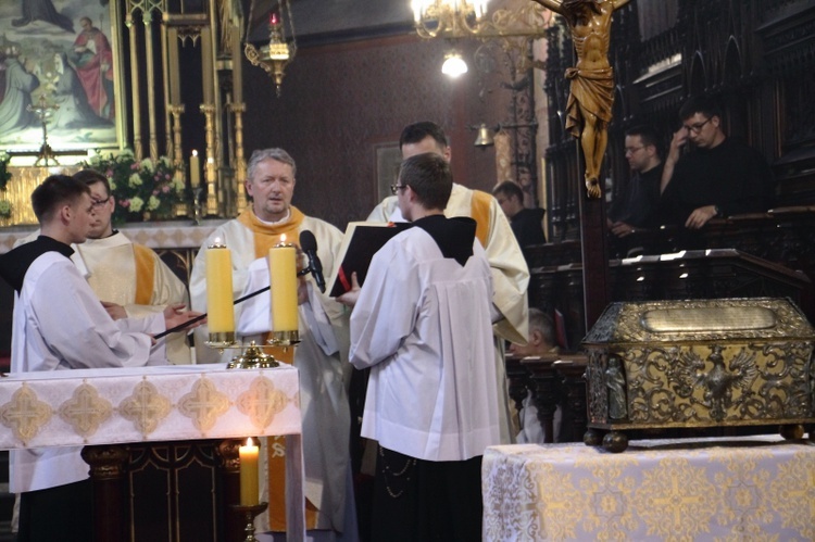 Ponowne wprowadzenie relikwii bł. Salomei do bazyliki franciszkanów