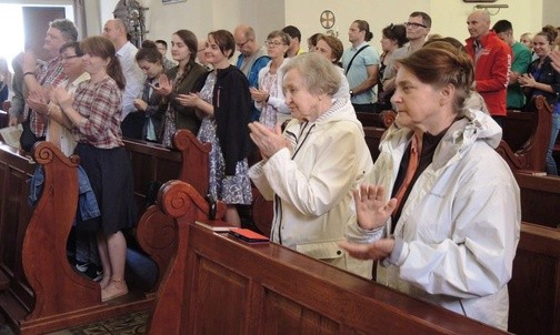 Uczestnicy spotkania w ustrońskim kościele dziękowali oklaskami