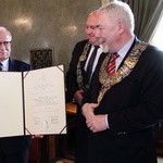 Honorowi Obywatele Krakowa - Biserka Rajčić i prof. Janusz Skalski