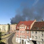 Pożar na skąłdowisku makulatury w Piekarach Śląskich 