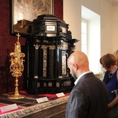 Na wystawie prezentowane są dzieła ufundowane przez prymasów Polski