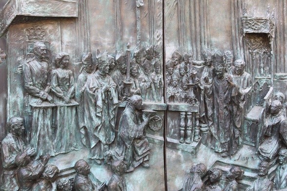 Drzwi madryckiej katedry